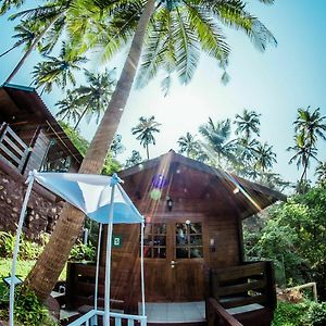 Beach Access Sea-View Chalet
